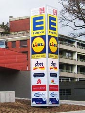 Monolith Werbepylon Stuttgart mit LED-Beleuchtung für repräsentative Unternehmensstandorte