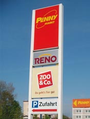 Stelen mit Fundament Beleuchtung Monteur Werbetechnik